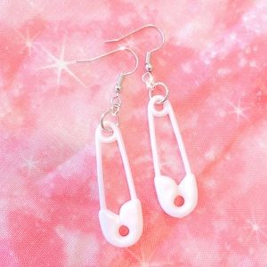 Baby Safety Pin Earrings 👼🏼🧚🏼‍♀️☁️ !!